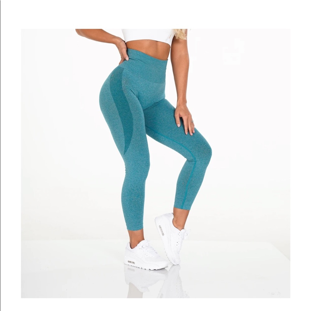 NVGTN teal contour seamless leggings. Small. Excellent condition.
